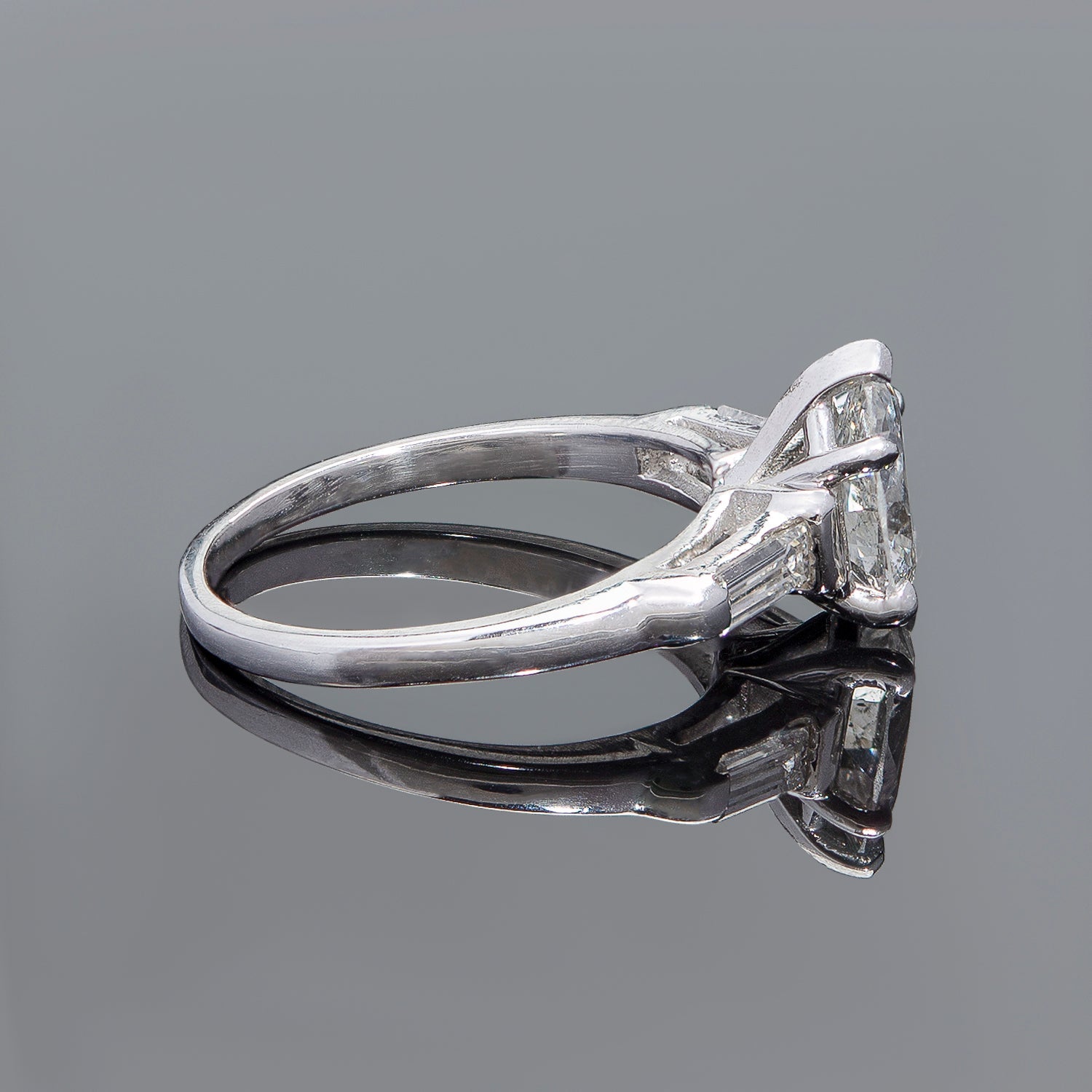 Art Deco Platinum Old Pear-Cut Diamond Engagement Ring 1.07ct