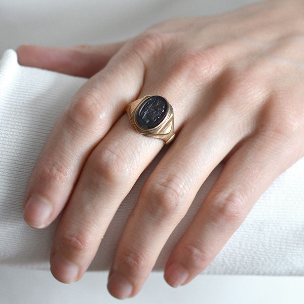 THE DEMOCRATISATION OF THE SIGNET RING